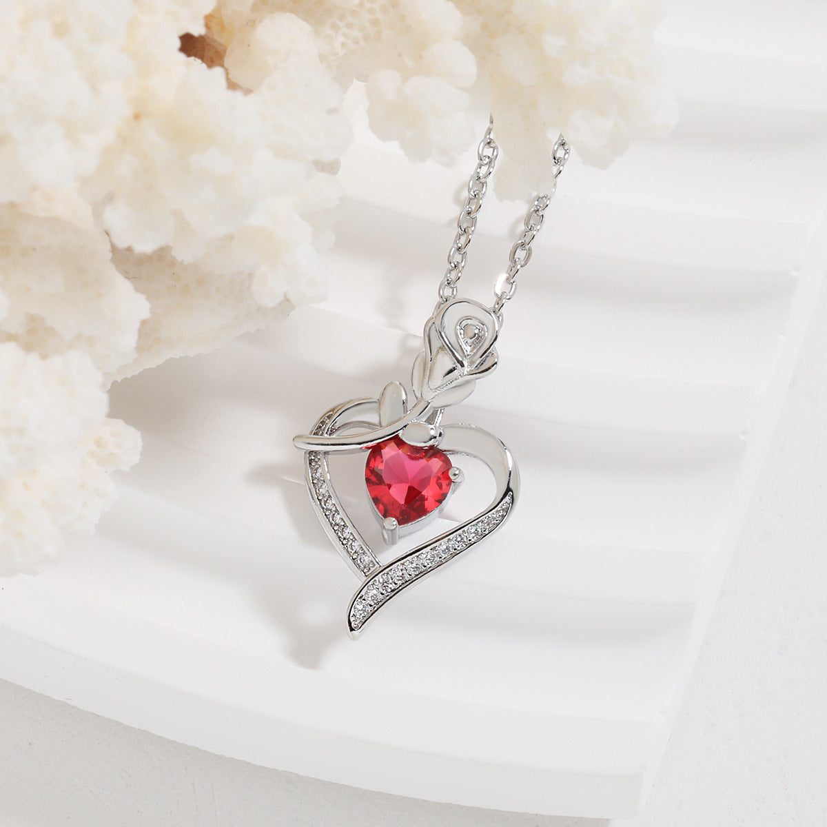 Rose Heart-shaped Necklace With Rhinestones Fashion Everlasting Flower Love Necklace For Women Valentine's Day Gift